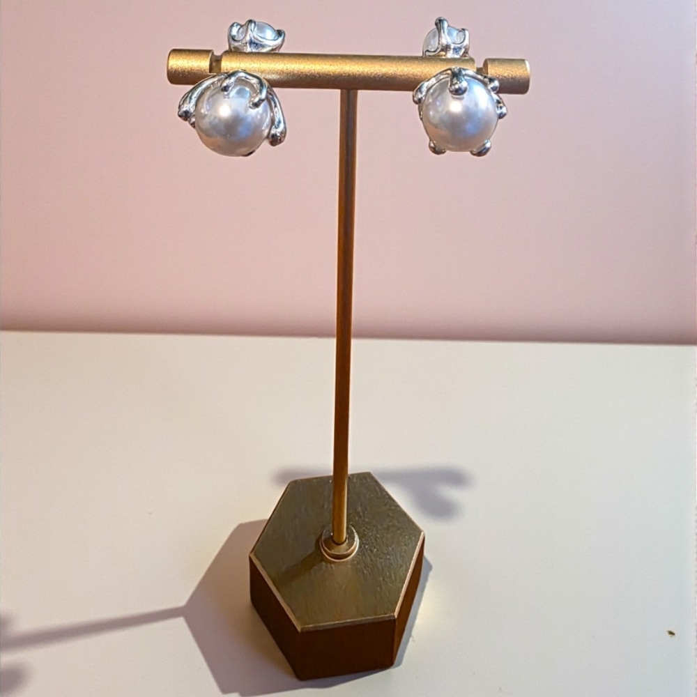 Vintage Silver  Or Gold and White Pearl Earrings